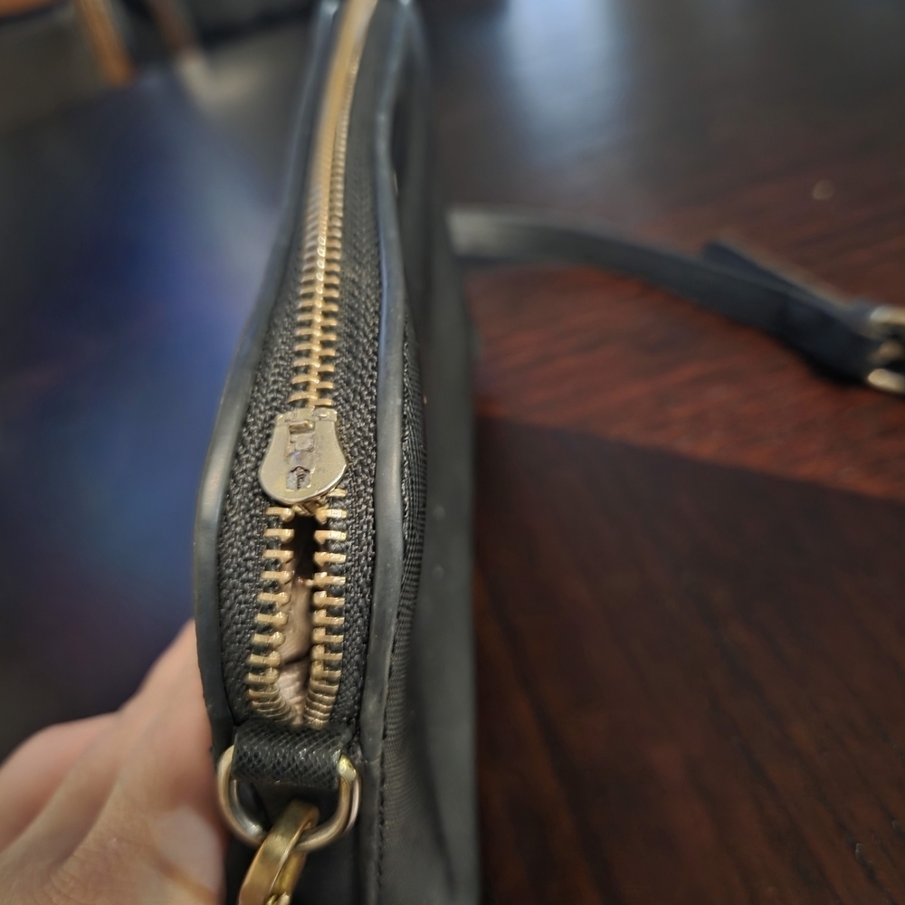 Prada Milano Zipper Detail Bag - Picture 5 of 16